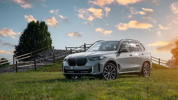 BMW X5 xDrive 40i Silver Anniversary Edition US-spec car desktop wallpaper for PC