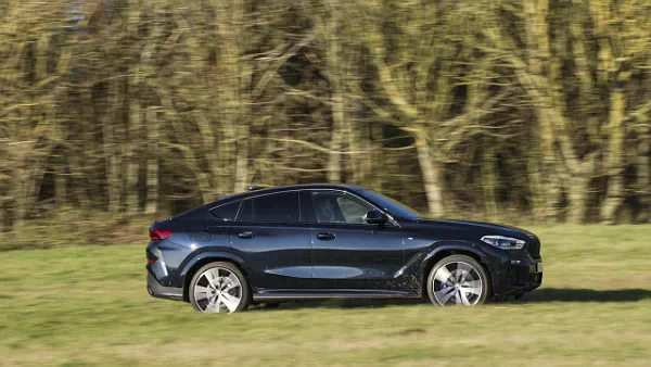 BMW X6 xDrive40i M Sport UK-spec car desktop wallpaper for PC