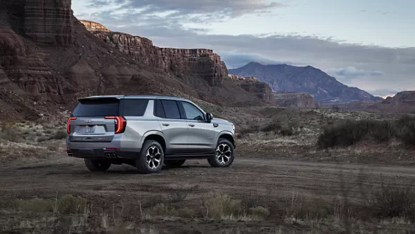 GMC Yukon AT4 Ultimate car desktop wallpaper for PC