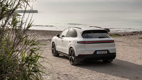 Porsche Cayenne S E-Hybrid (Carrara White Metallic) car desktop wallpaper for PC