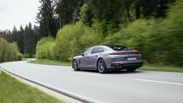 Porsche Panamera 4 E-Hybrid (Provence) car desktop wallpaper for PC