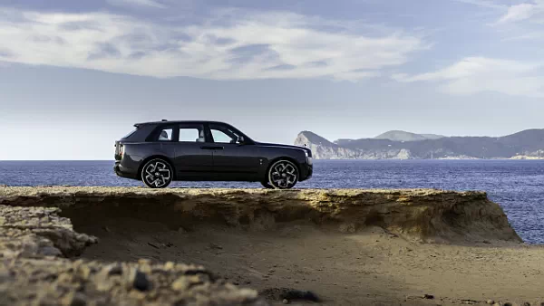 Rolls-Royce Black Badge Cullinan Captain car desktop wallpaper for PC