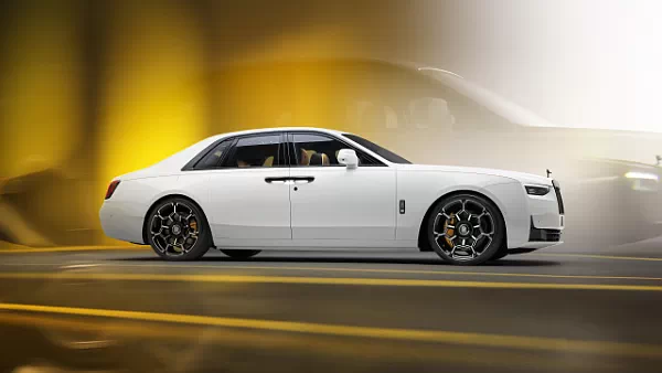 Rolls-Royce Black Badge Ghost UK-spec car desktop wallpaper for PC