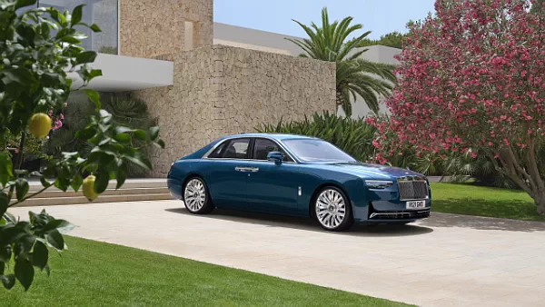 Rolls-Royce Ghost UK-spec car desktop wallpaper for PC
