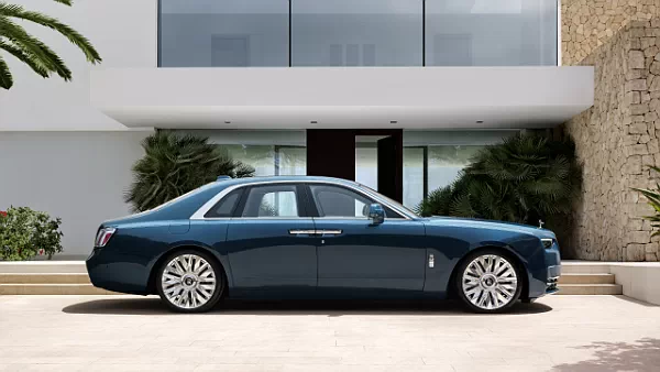 Rolls-Royce Ghost UK-spec car desktop wallpaper for PC